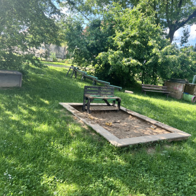 Sandkasten im Garten